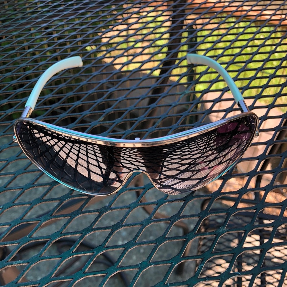 SUNGLASSES - Picture 2 of 4
